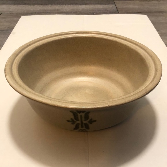 Haeger Other - Haeger vintage pottery mixing bowl #8231 made in the USA with 2 green designs